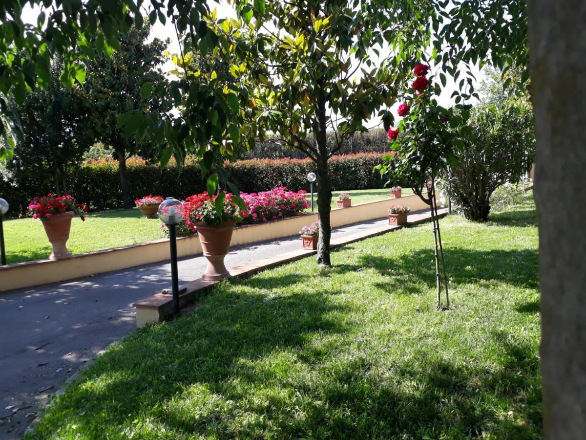 Villa Monica Pistoia Luaran gambar